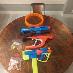3 Nerf guns (Xshot Insanity, Nerf rival curve shot, Nerf sprinter)