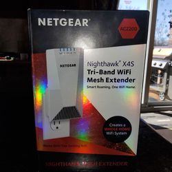 Nergear Nighthawk X4S Tri-Band WiFi Mesh Range Extender