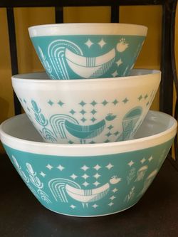 Pyrex "Rise 'n Shine" nesting mixing bowls from the Vintage Charm collection, Still in original packaging. Cash Only! Richmond 77406 Pecan Grove
