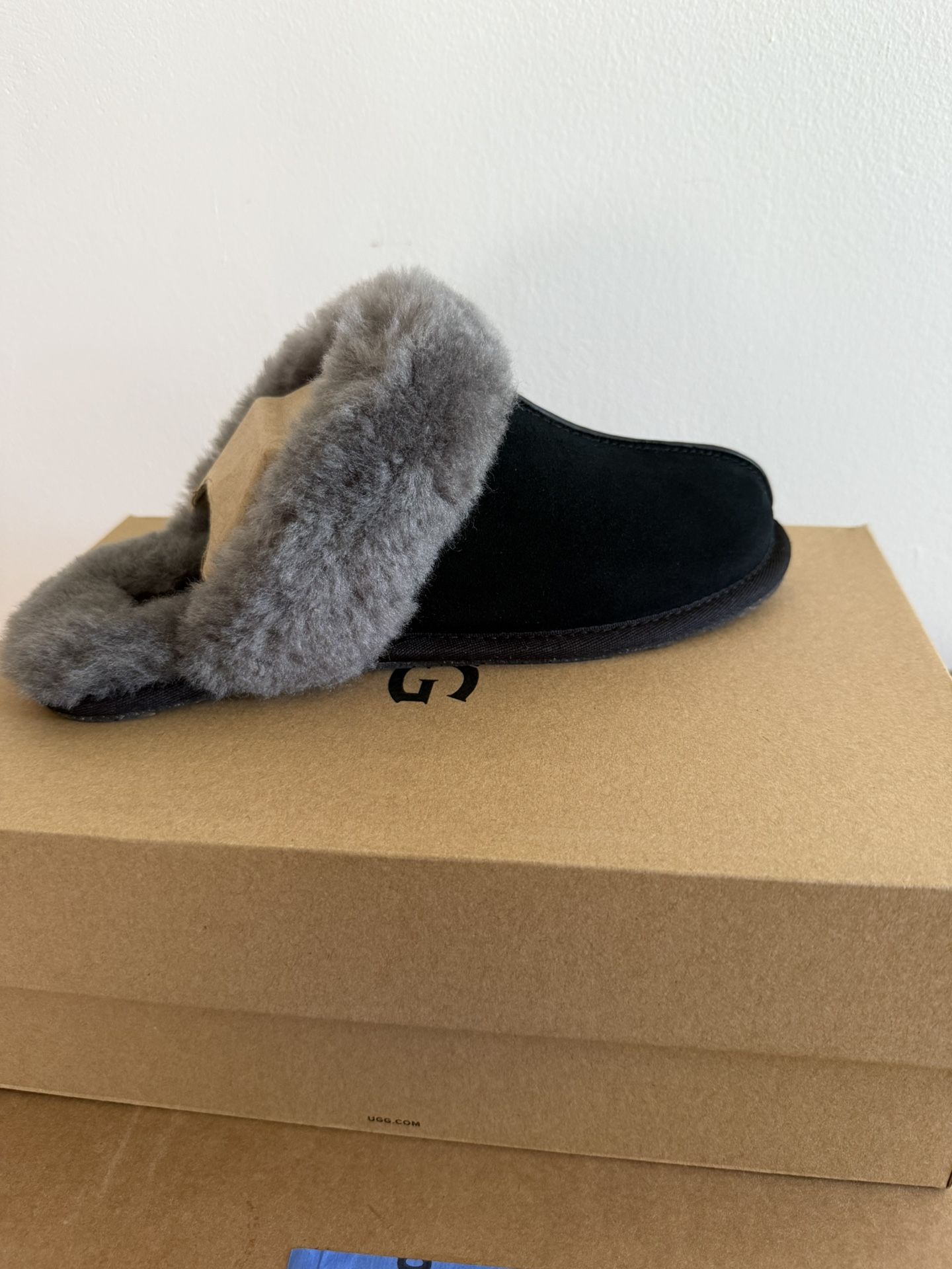 Ugg Slip On