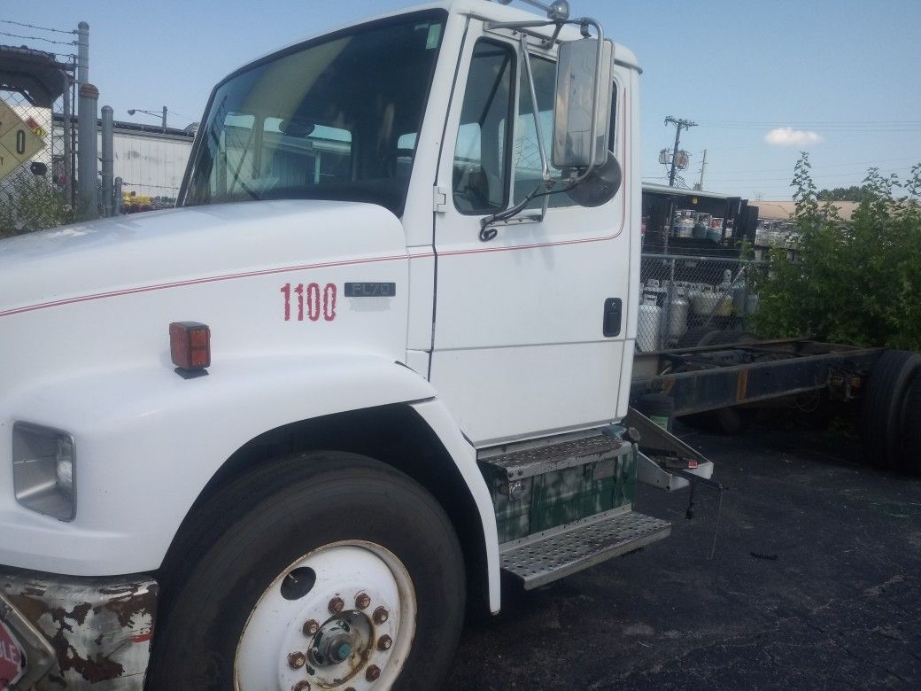 For sale truck freight liner. 96. 8.3