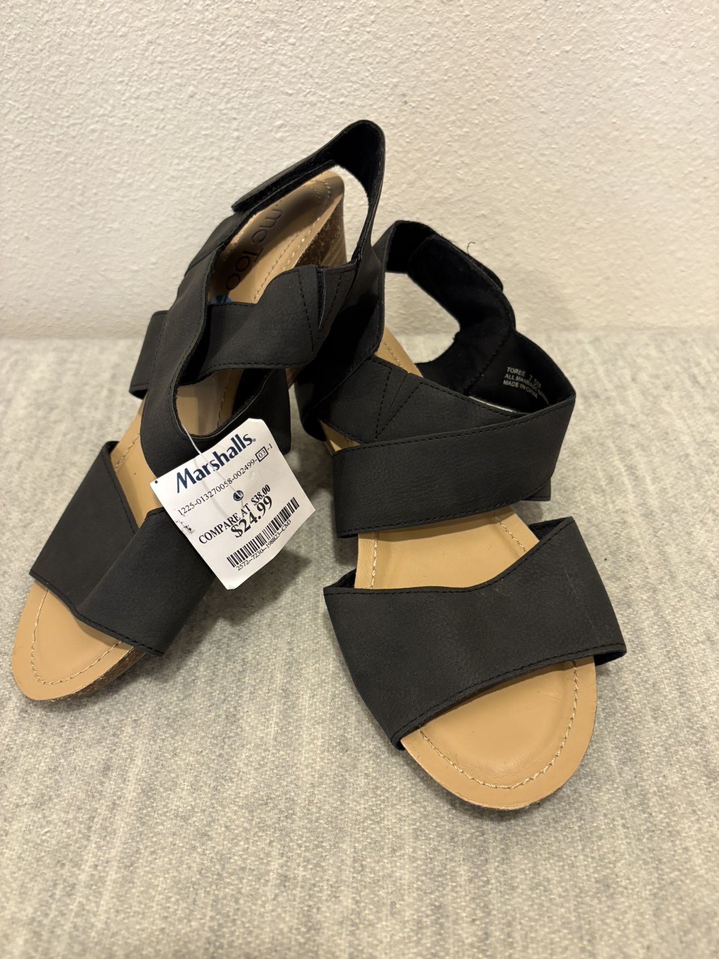 Brand New Black Strappy elastic Women’s Wedge Sandals Shoes - 7.5 - Simi valley