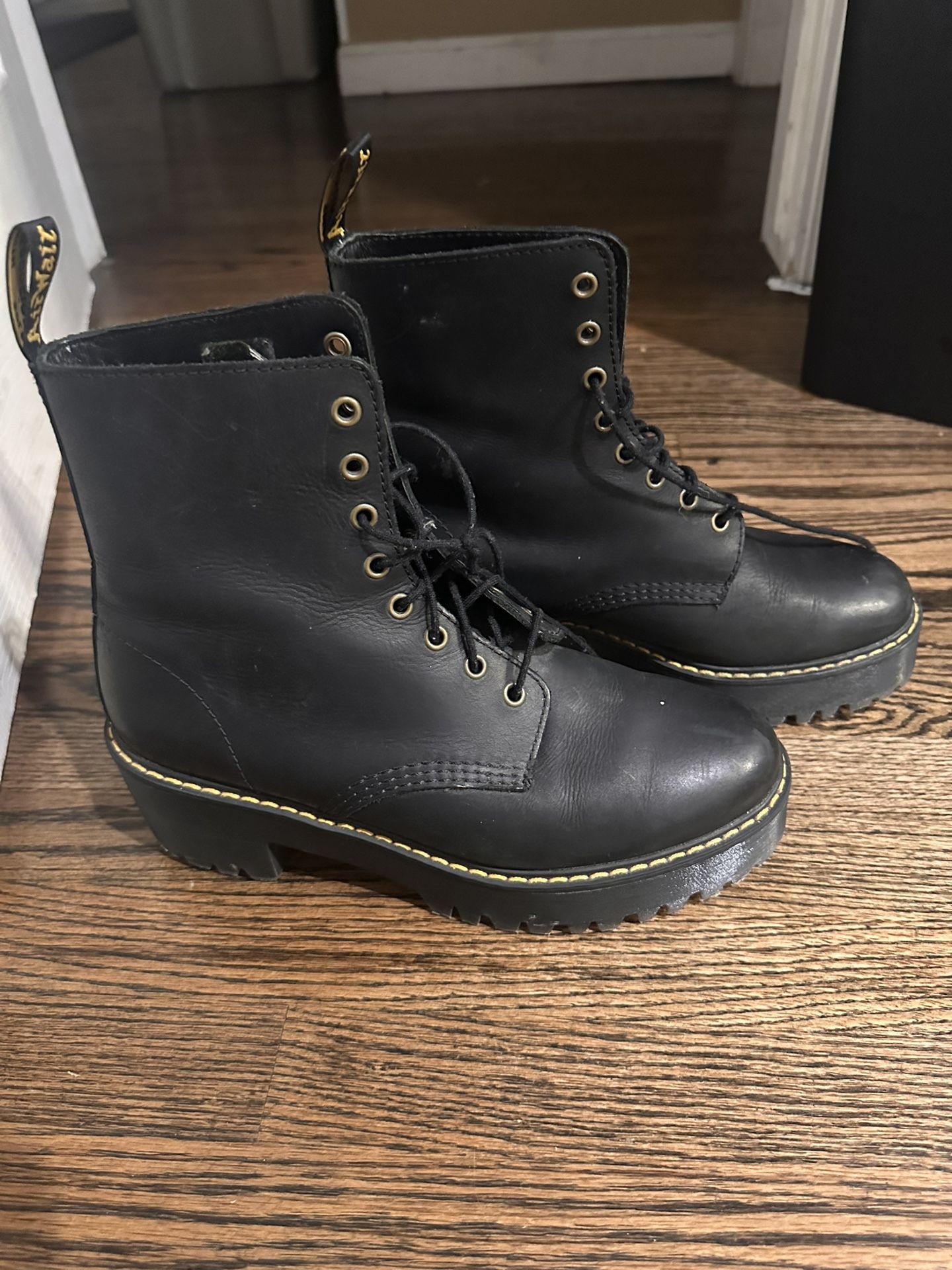 Doc Martens - Platform Boots - Black - W10