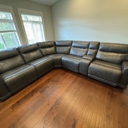 Electronic Reclining Couch