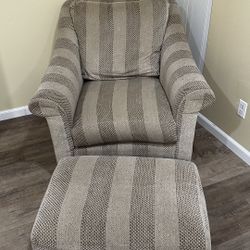 Schnadig Stationary Chair With Matching Ottoman