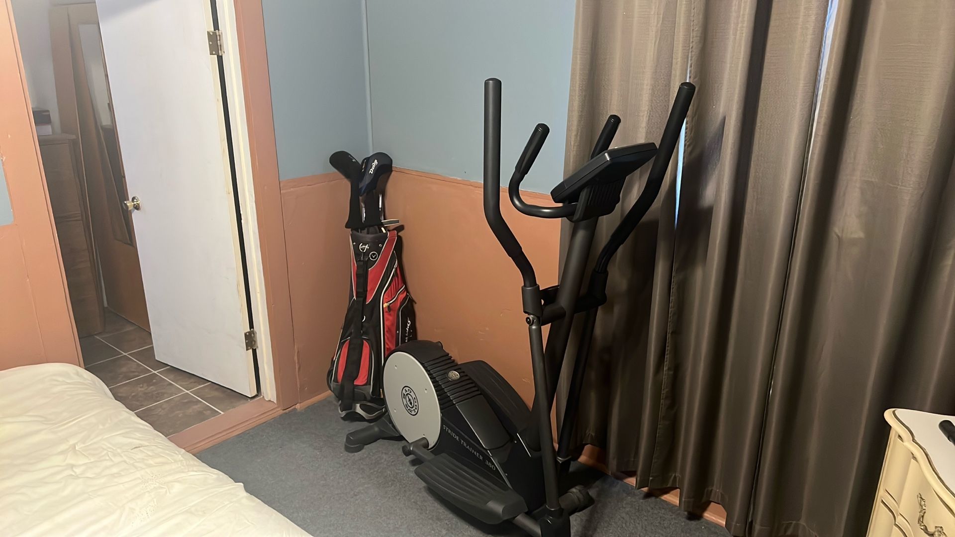 Golds Gym elliptical
