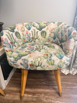 Decorative swivel chairs