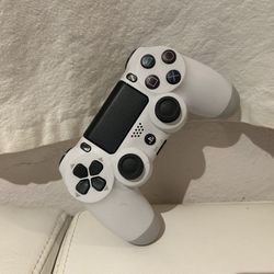 PS4 Controller