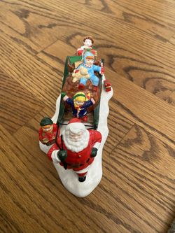 Dept 56 “Santa Comes To Town” Snow Village Figurine