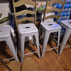 Metal Stools/ Bancos De Metal 