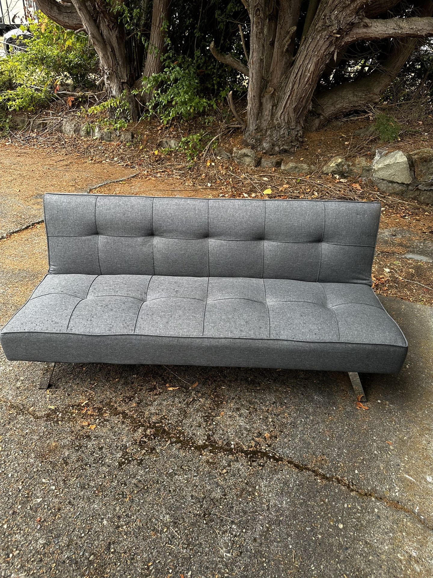 Gray Futon Couch for Sale in WA OfferUp