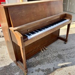 Beautiful Wooden Upright Baldwin Piano