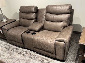 La-Z-boy Soren Loveseat W/Console