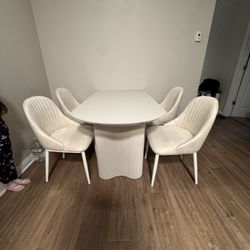 Table With Chairs 