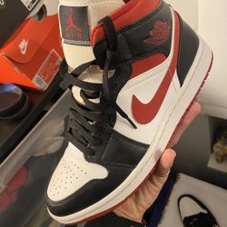 Nike Air Jordan 1 Mid "Gym Red Black White"