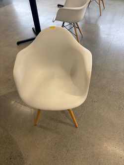 Mid-Century Style White Shell Chair with Tapered Wood Legs