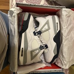 Midnight Navy Jordan 4 size 6.5y