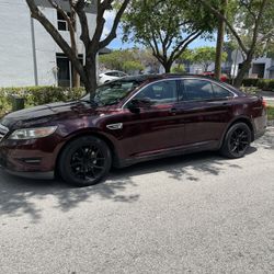 2011 Ford Taurus SEL