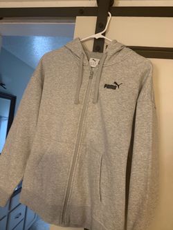 Women’s puma sweatshirt