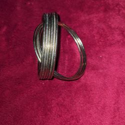 9 Gold Tone Bangle Bracelet 6"