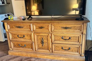 Dixie Solid Wood Burl Dresser + 2 Matching Nightstands + 2 Lamps
