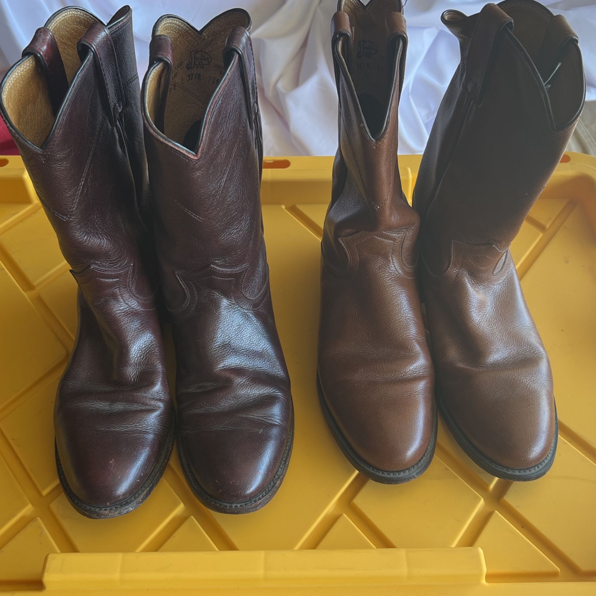 Women’s western boots Size 9