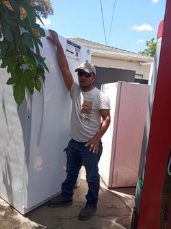 Congelador grande para restaurante o cosina listo para ser usado en buenas condiciones incluyendo la entrega 30 días de garantía $350