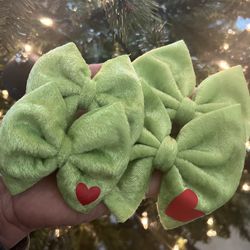 Grinch inspired Christmas hair bows