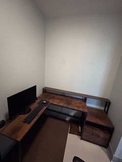 Corner desk