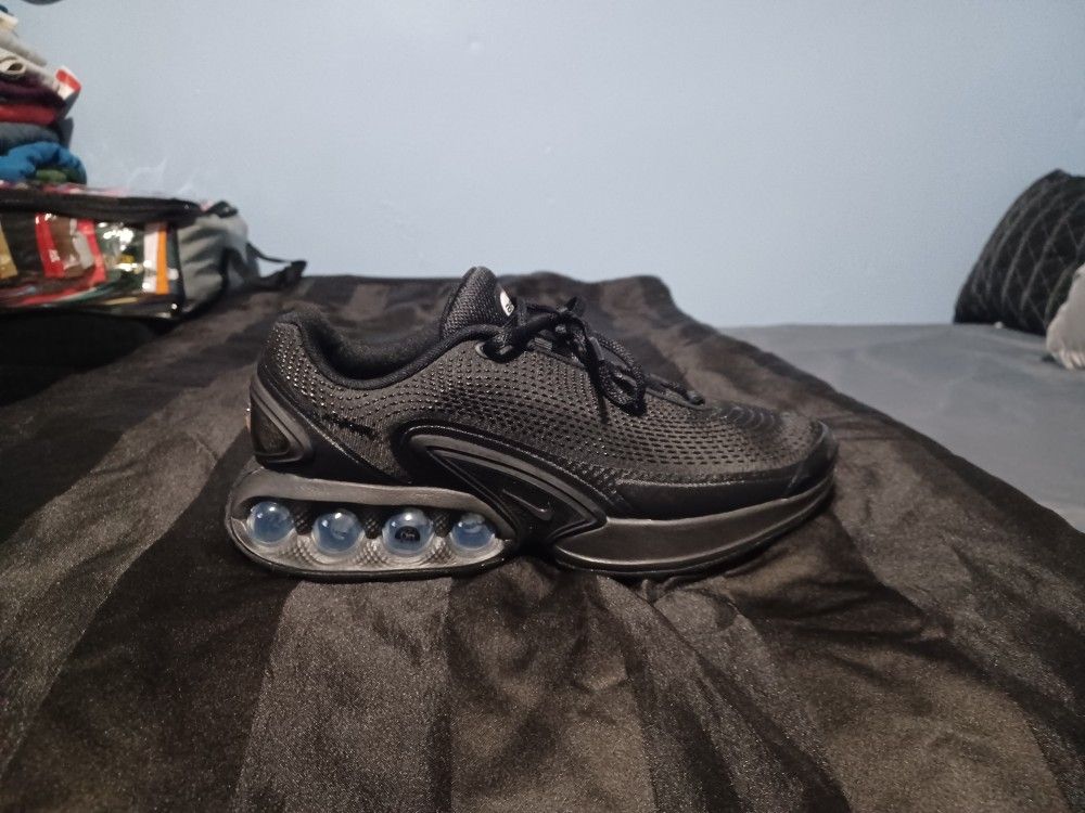 Brand New And Original Men's Nike Air Max's DN Sneakers Sizes 11.5 