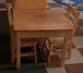 Kids table and chairs