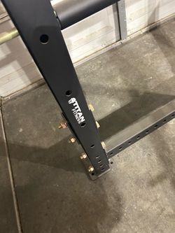 Titan Fitness Power Rack / Squat Stand
