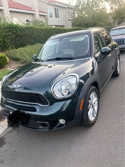 MINI Cooper Countryman SUV Dark Green