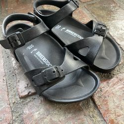 Kids Birkenstock Sandals Size 1 Black