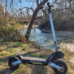 Electric Scooter Off-Road Dual Motors 28MPH Top Speed