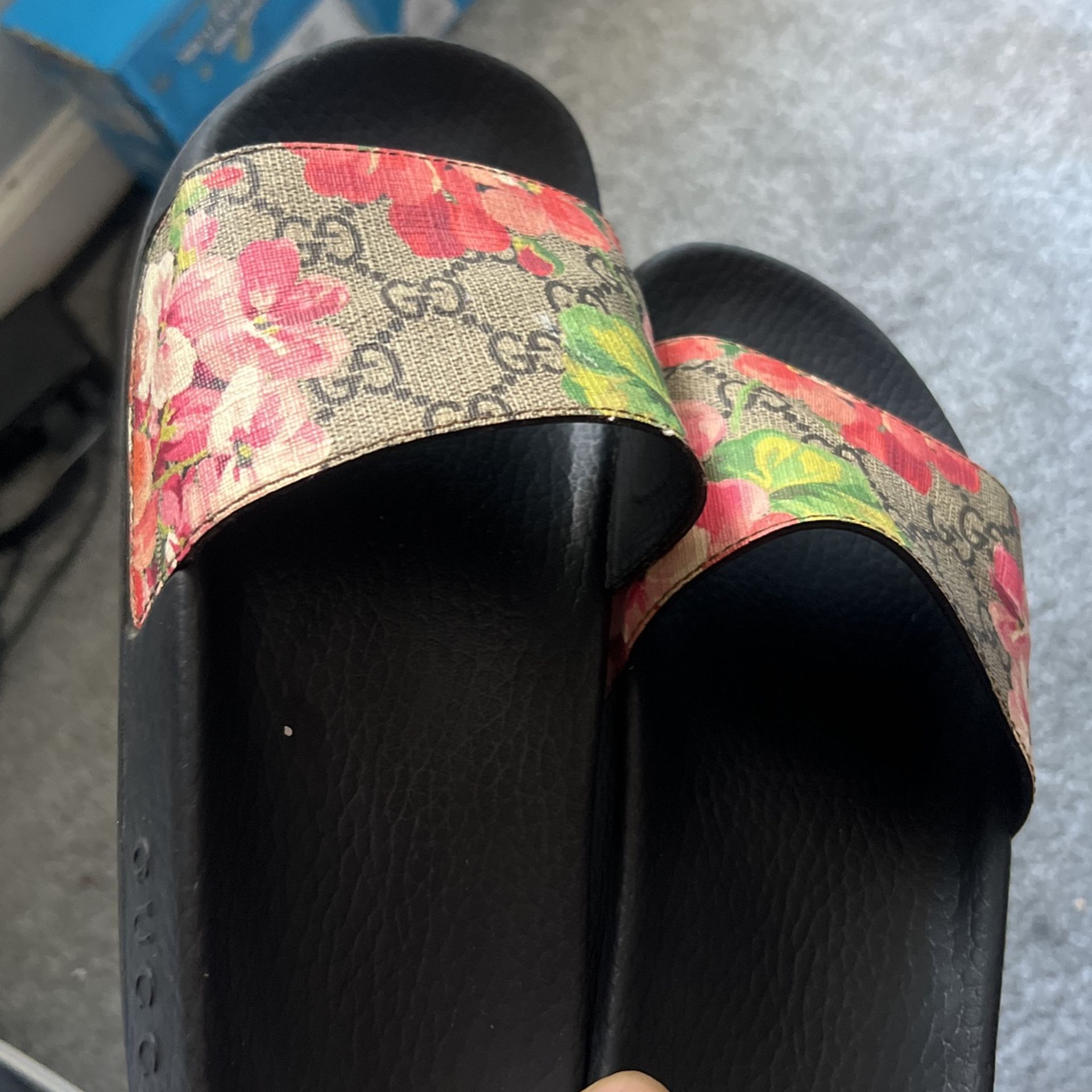 Gucci Slides Size 6
