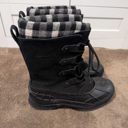 Women's Kamik Snow/Winter Boots Size 10....$30 Cash
