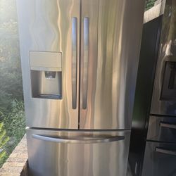 Frigidaire Refrigerator 