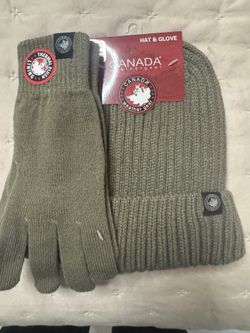 Canada Weather Gear 2PC Set Hat & Glove