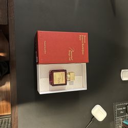 Cologne vendor Baccarat 540 