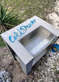 Side Table With Ice Bucket