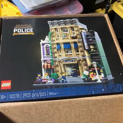 Lego 10278 Police Station Retired