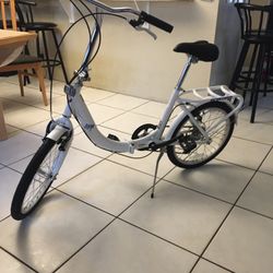 New Schwinn Loop Adult Folding Bike. (Never used)	TRADE???	The bike has a folding steel frame for easy storage and transport. Lightweight step-through