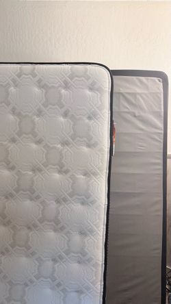 Moving out! Sealy Mattress and Box, Size Full