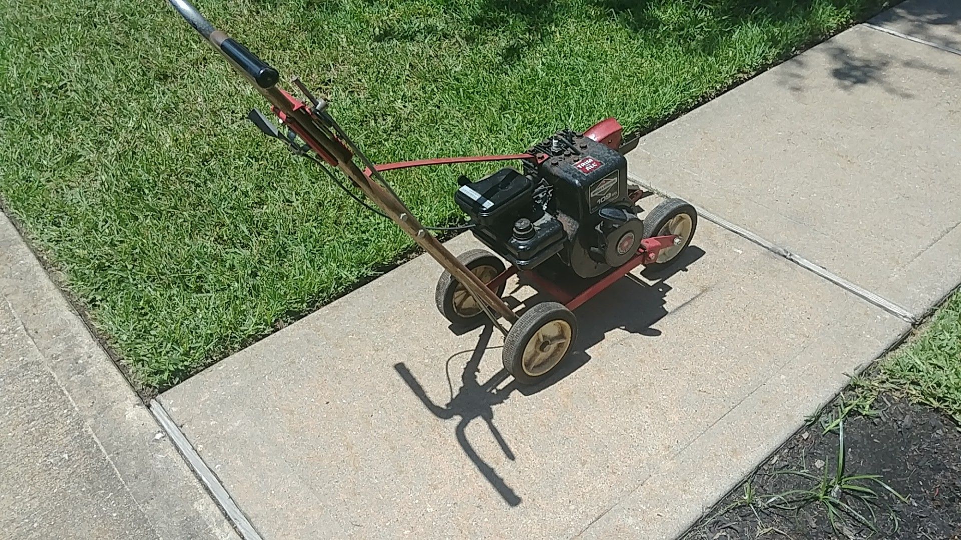 Trim All gas edger for Sale in Friendswood, TX OfferUp