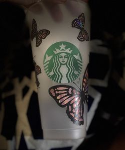 🦋