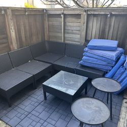 Outdoor Wicker Set With 3 Tables & Flooring 