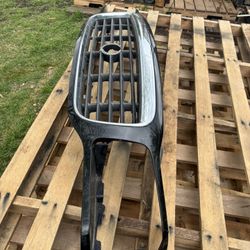 1(contact info removed) Cadillac Escalade Grill