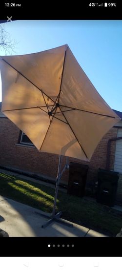 Cantilever Patio Umbrella - Beige