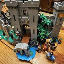 Lego Lion Knights Castle